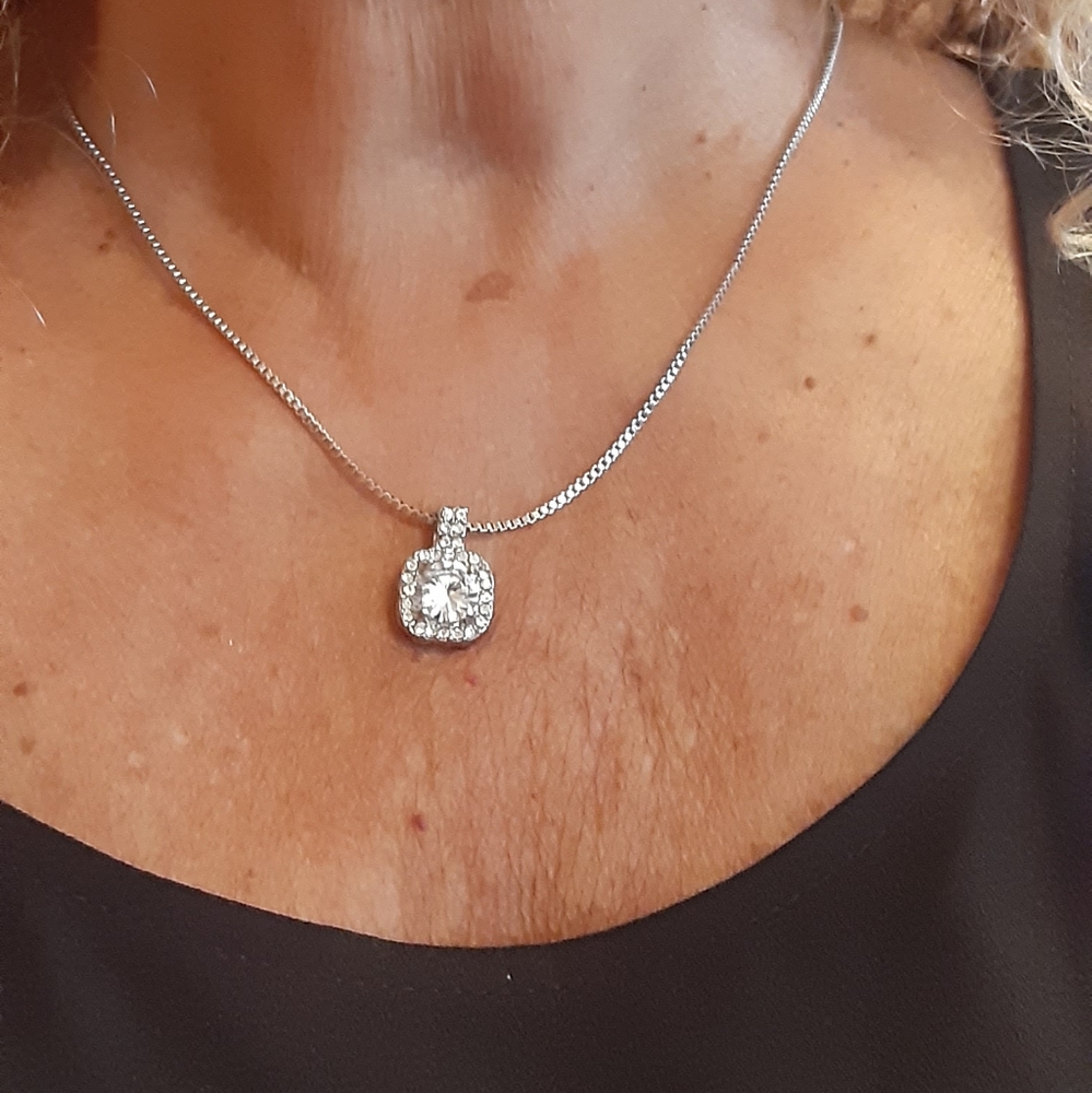 Necklace square pendant